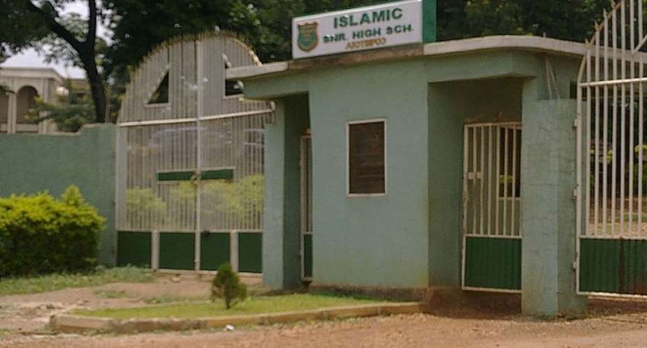 One Corner Dance: Islamic SHS Students In Trouble