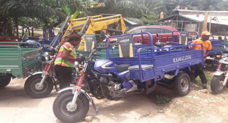 Akyem Asuom: Serendipalm Foundation donates 15 motorised Tricycle To Farmer Associations