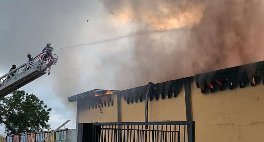 Dit Fire Fierce fire contained near Dignity DTRT facility on Graphic Road