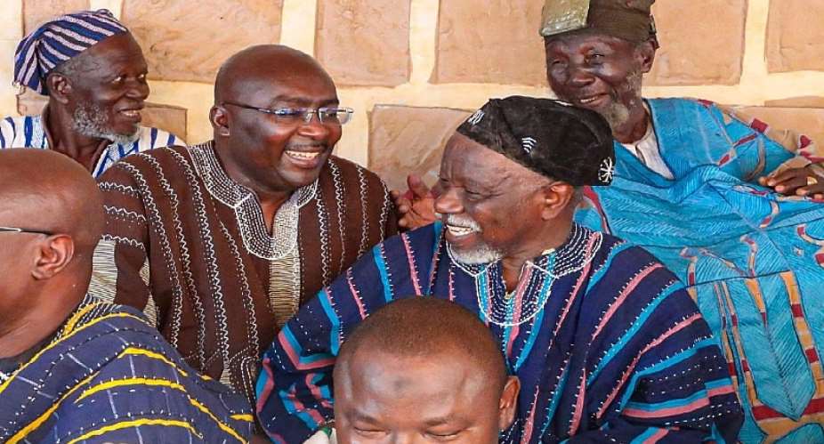 Mamprugu Nayiri sends Otumfuo special message about 'son' Bawumia's ambition