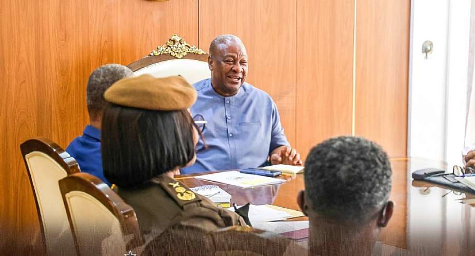 Mahama pardons 863 convicted persons, 11 from death sentence