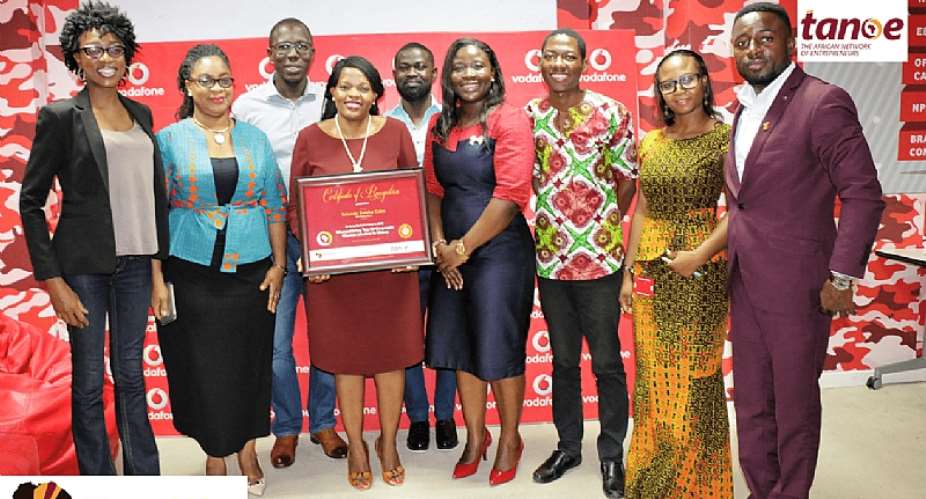 Vodafone Ghana CEO, Yolanda Cuba Receives WomanRising Top Corporate Women Leaders Award