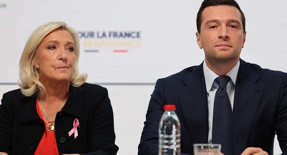 Marine Le Pen and Jordan Bardella presenting their counterbudget plan to tackle Frances debt load. -  Mehdi Fedouach, AFP