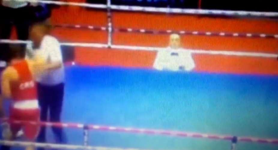 Brutal punches: Boxer beats referee after losing fight Video