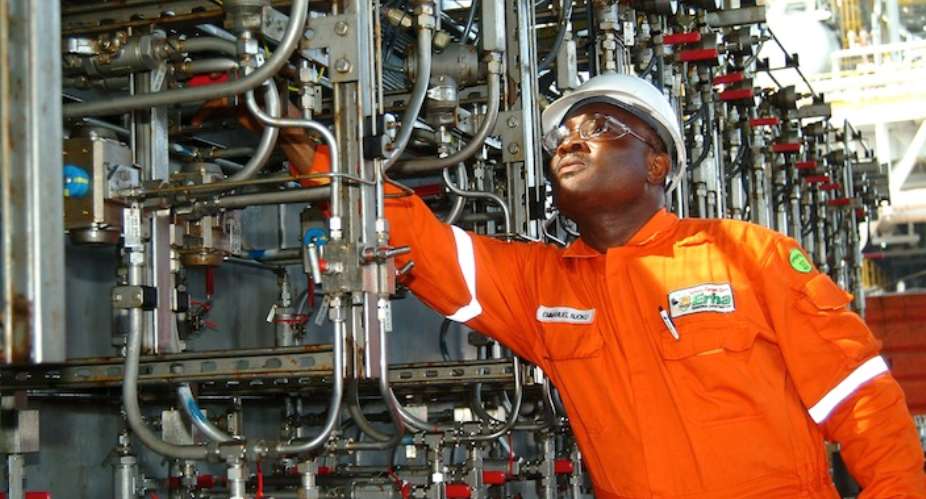 The oil and gas sector contributes to the growth of Africa. Photo credit: investmentgroup.org