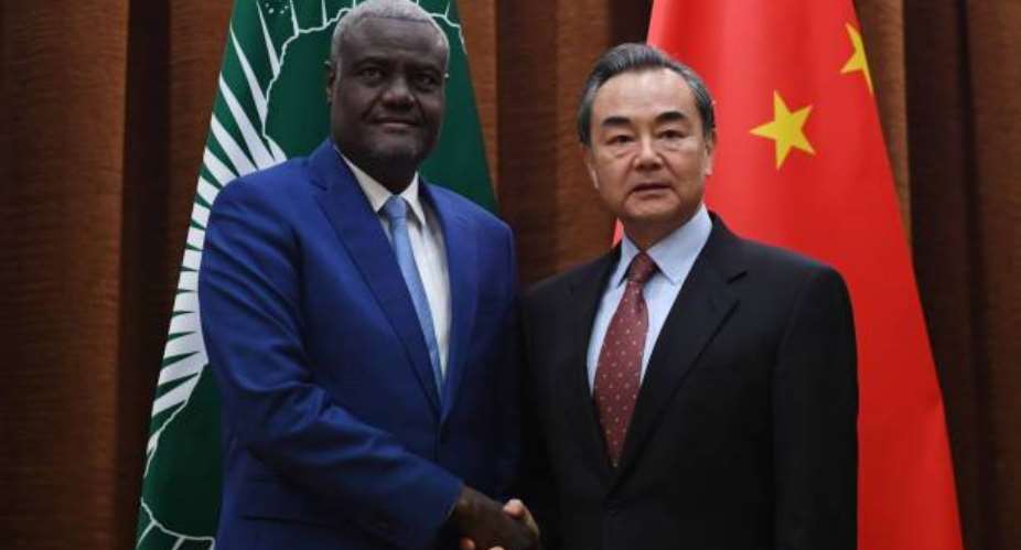 Senegalese President Macky Sall congratulated China for the success of its Change-4 mission