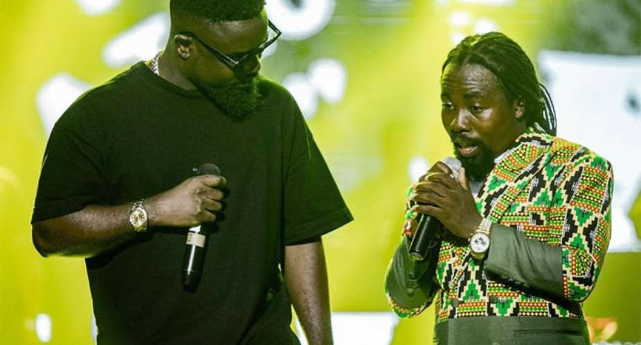 Sarkodie and Obrafour on stage