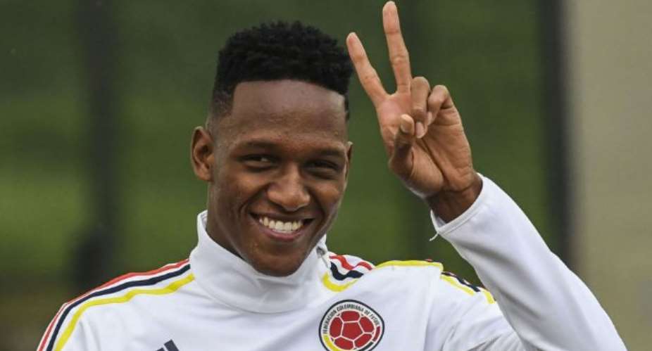 Barcelona Sign Defender Yerry Mina From Palmeiras