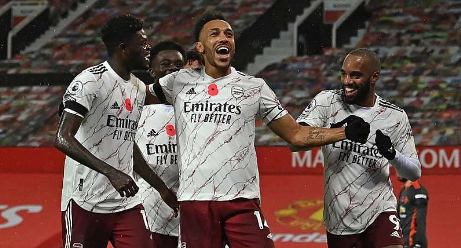 Partey celebrates with Arsenal teammates
