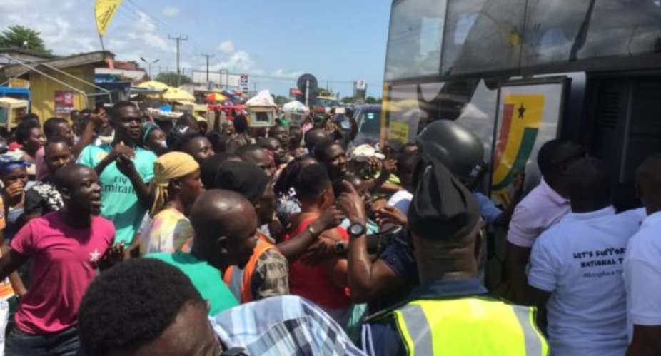 2021 AFCON Qualifiers: Black Stars Mobbed By Fans At Winneba PHOTOS