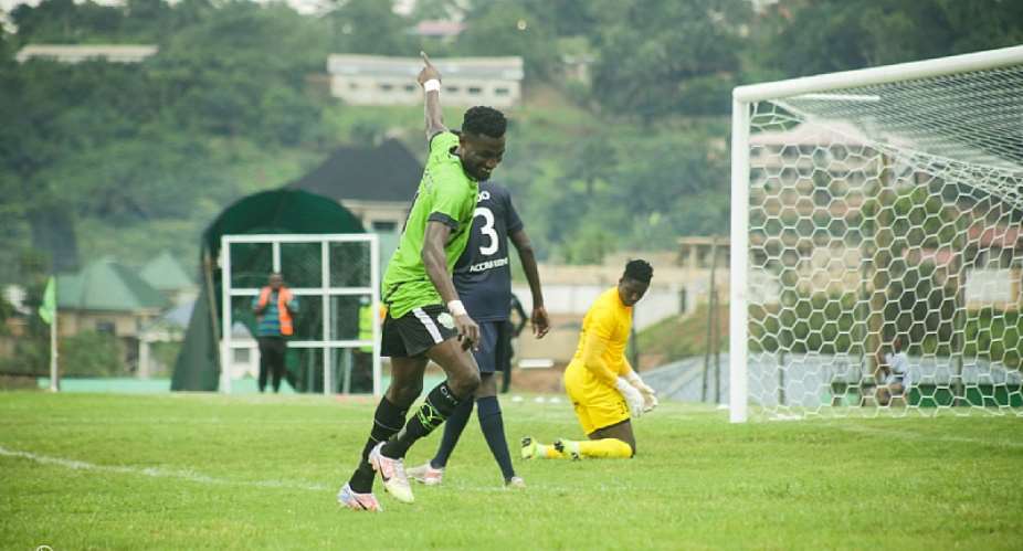 202122 GPL Week 3: Striker Agyenim Boateng nets brace to power Dreams FC to beat Accra Lions 3-1