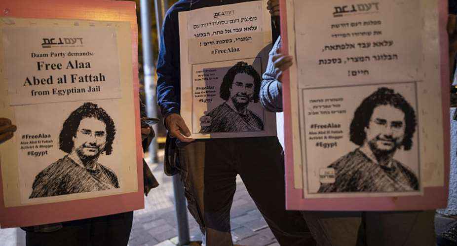 Activists gather in front of Tel Aviv&#39;s Embassy of Egypt to demonstrate in support of activist Alaa Abdel Fattah. - Source: Photo by Mostafa Alkharouf/Anadolu Agency via Getty Images