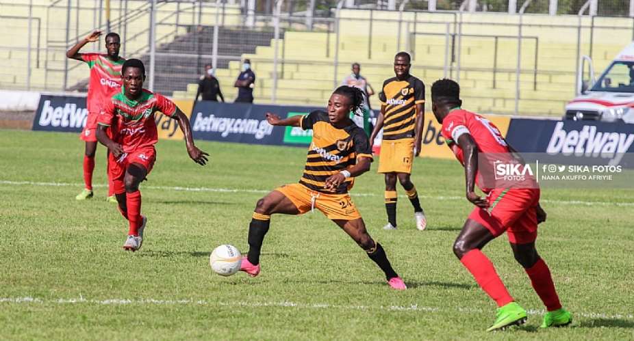 Ghana Premier League: Ashanti Gold SC Draw 2-2 Against Karela United At Len Clay