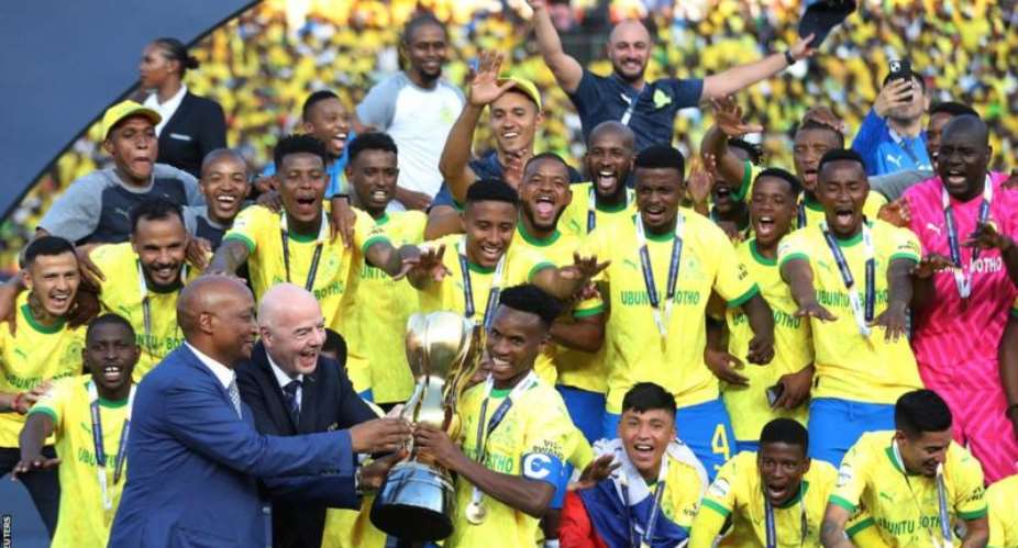 South Africas Mamelodi Sundowns received the African Football League trophy from the presidents of both Fifa and Caf