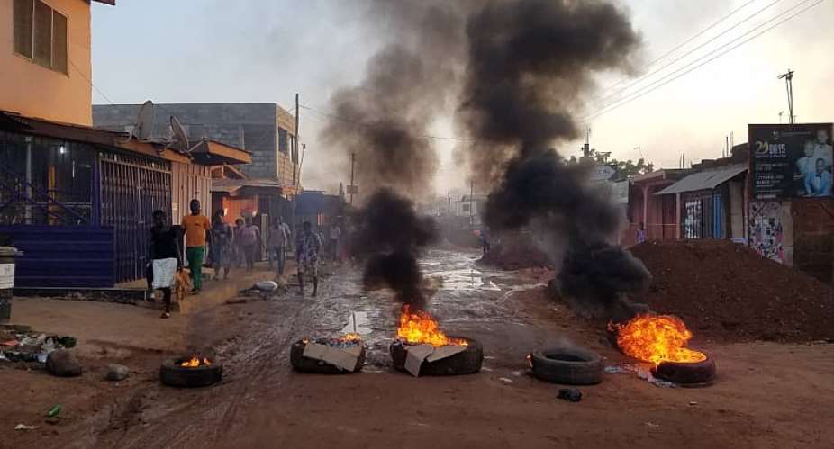 Ashaiman: Residents Burn Tyres, Block Roads To Protest Bad Roads