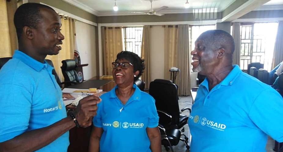 Madam Naana Agyeman - Mensah Middle Conferring With Messrs Ako Odotei And Rockson Dutenya During The Leadership Training