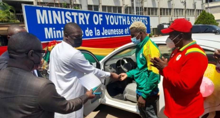 Akufo-Addo redeems $150,000 pledge to Tokyo Olympic team