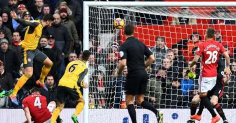 Premier League: Giroud sucker-punch earns Arsenal draw at Man Utd