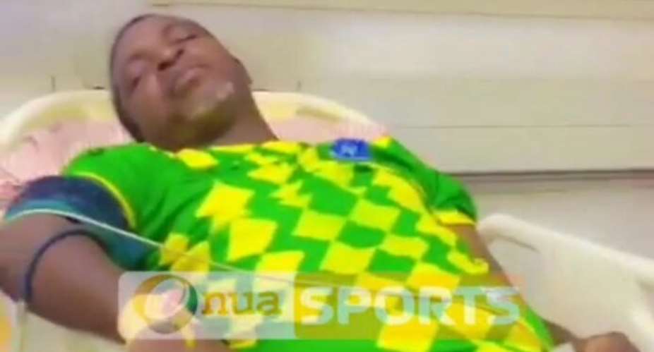 Coach Maxwell Konadu rushed to the hospital after being beaten by Bofoakwa Tano fans VIDEO