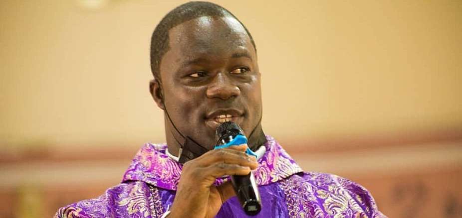 New Year: Catholic Priest urges Ghanaians to spend wisely, avoid extravagant lifestyles