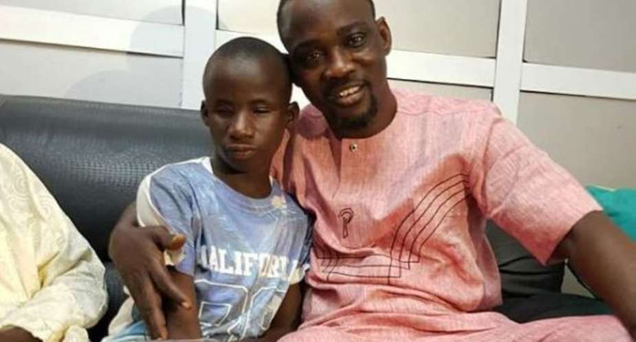 Singer, Alabi Pasuma Meets with Blind Kid who Sang his Songs