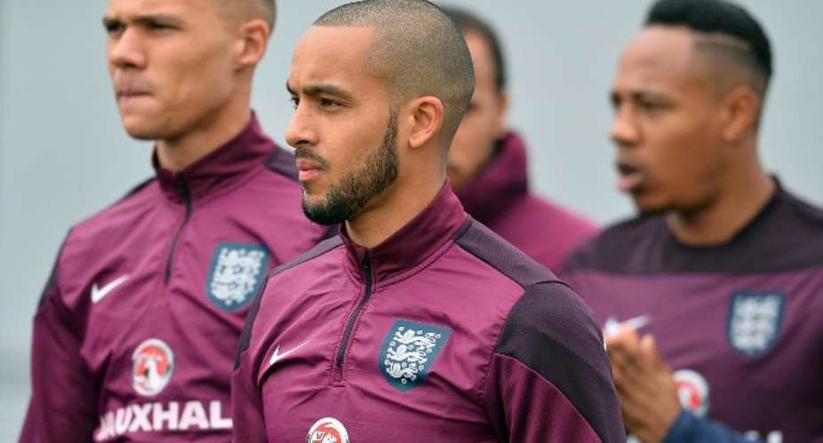 Everton In Negotiations To Sign Theo Walcott