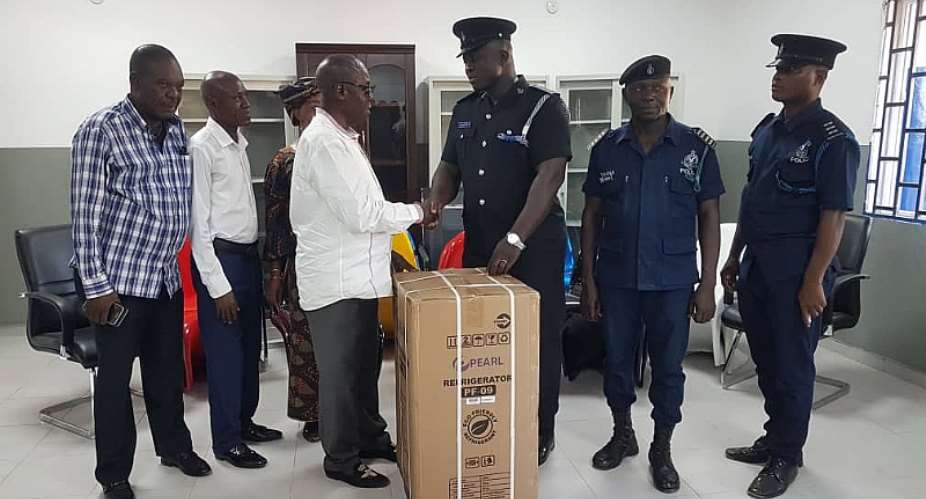 CEO Of Oscarpak Enterprise Supports Railways Police With Office Furniture