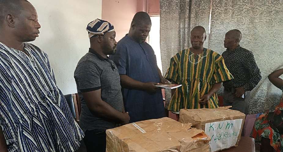 Michael Adangba donates 260 copies of Kasena books to GES