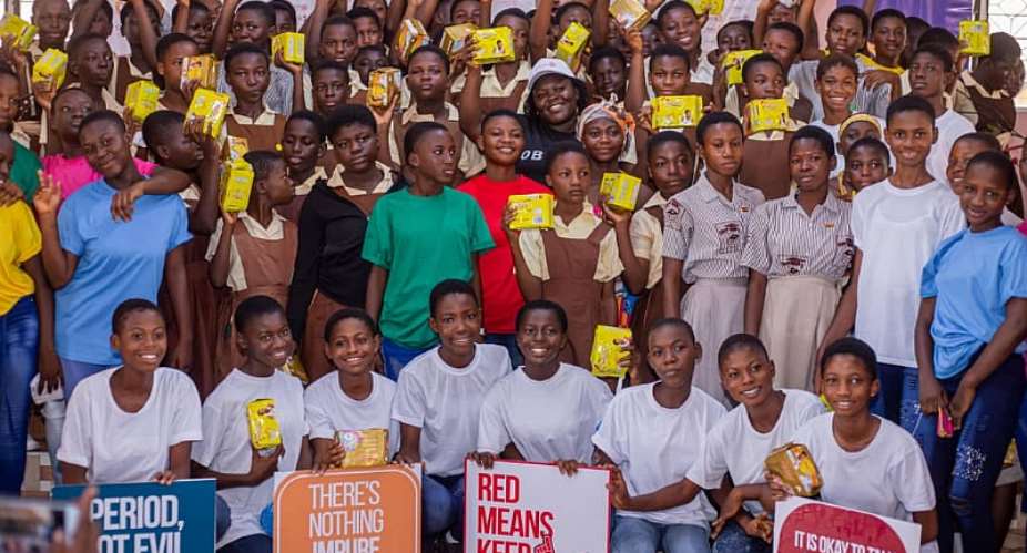 Rotary Club Of Obuasi, Girls Shall Grow donate sanitary pads to 600 school girls