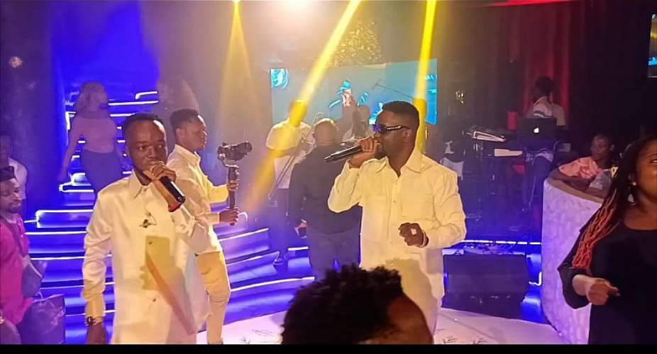 Fans slam Sarkodie buying Akwaboahs album for a mere GHC3,000