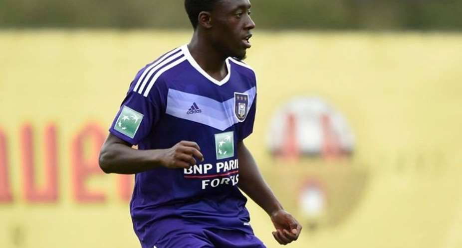 Anderlecht's Ghanaian defender Dennis Appiah undergoes calf surgery