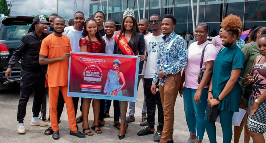 Esther Gabriel, Nigeria's Rep at 2021 Miss Globe receives heroine Welcome at Airport