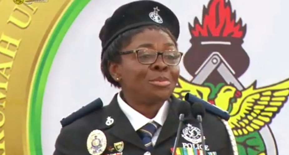 Police Officer and Artist Extraordinaire: Chief Supt. Dr. Sarah Aba-Afari Inspires KNUST Graduates