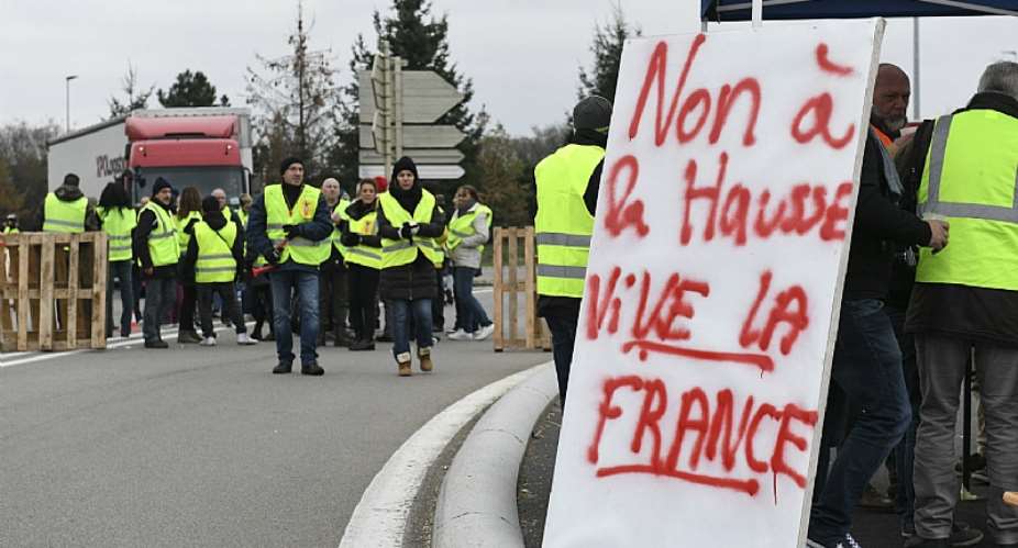 France braces for travel turmoil as 'yellow vests' take on Macron
