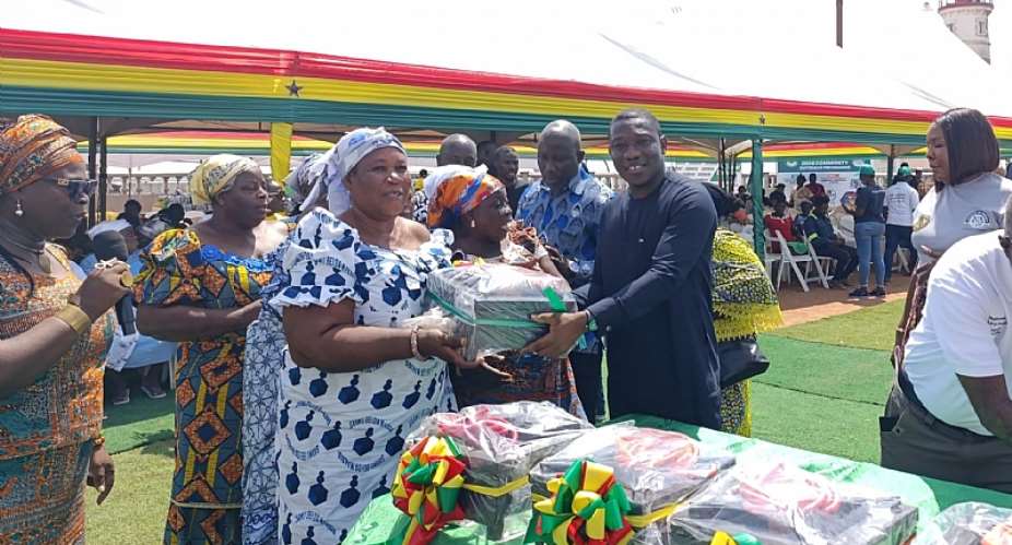 Energy Ministry distributes 700 stoves to promote clean cooking