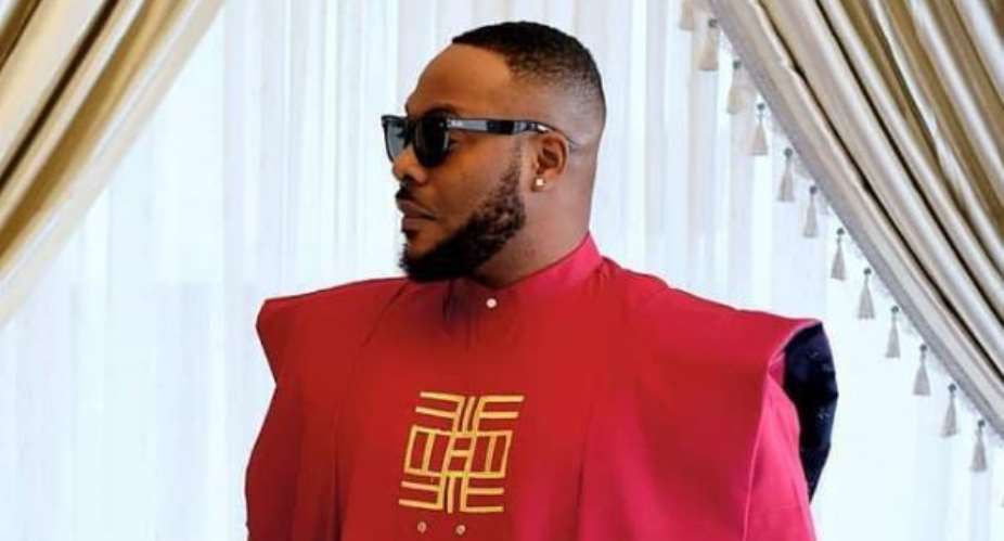 Nollywood actor, Bolanle Ninolowo Shows off his Agbada Style