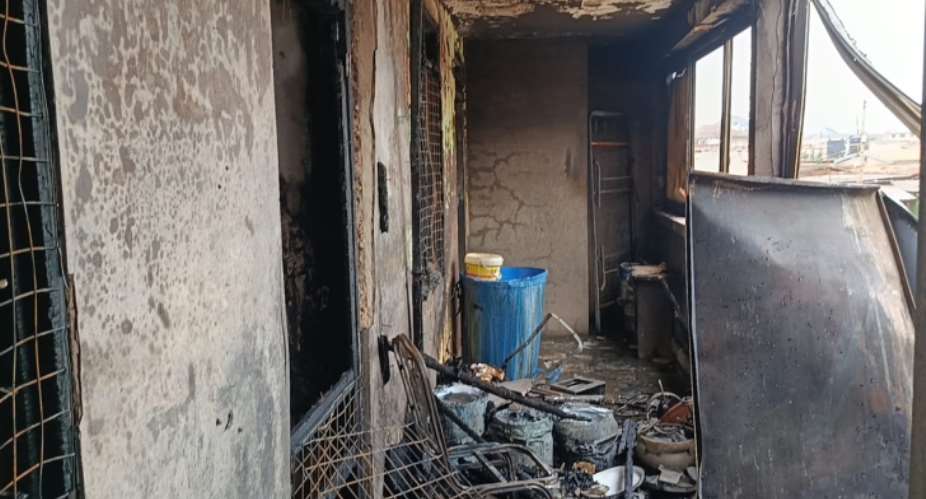 Fire Service contain Ashaiman building blaze