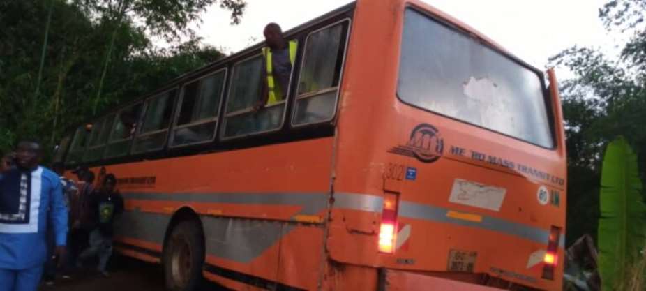 ER: One dead, 22 injured as Metro Mass bus involved in accident