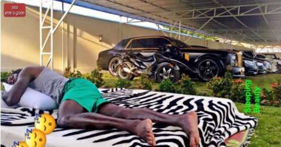 Luxurious Nap: Emmanuel Adebayor shows us all life is good in new photo