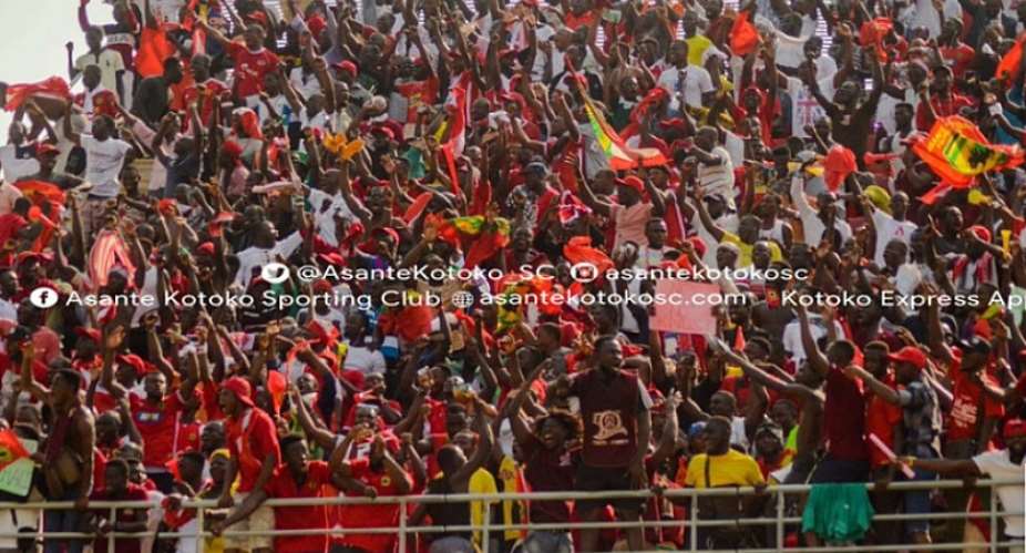 Kotoko Fans Storm Team Bus Following CAF Confederation Cup Collapse VIDEO