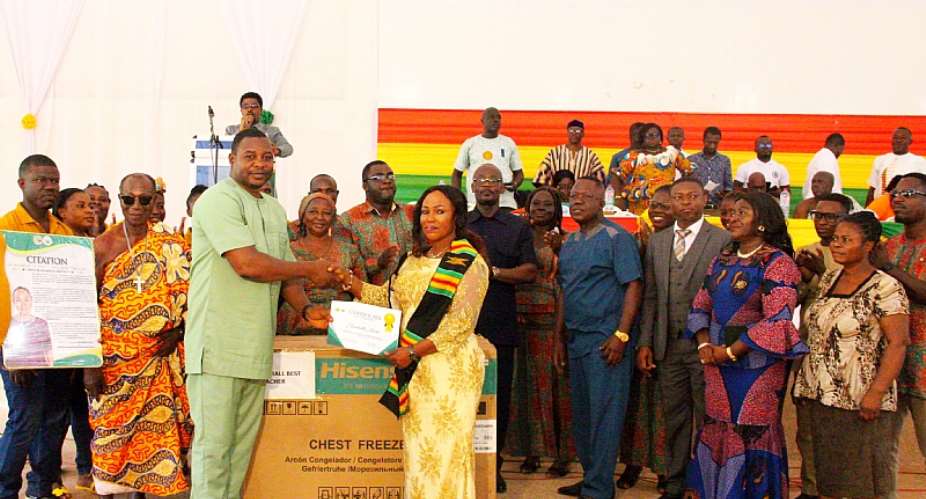 58-year-old Elizabeth Adoko wins 2023 Best Teacher Award in Obuasi Municipal