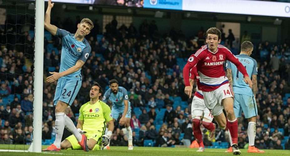 Premier League round-up: Man City held, Sunderland claim first win Photos