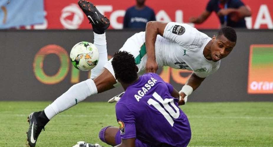 Defending champions Ivory Coast held by Togo
