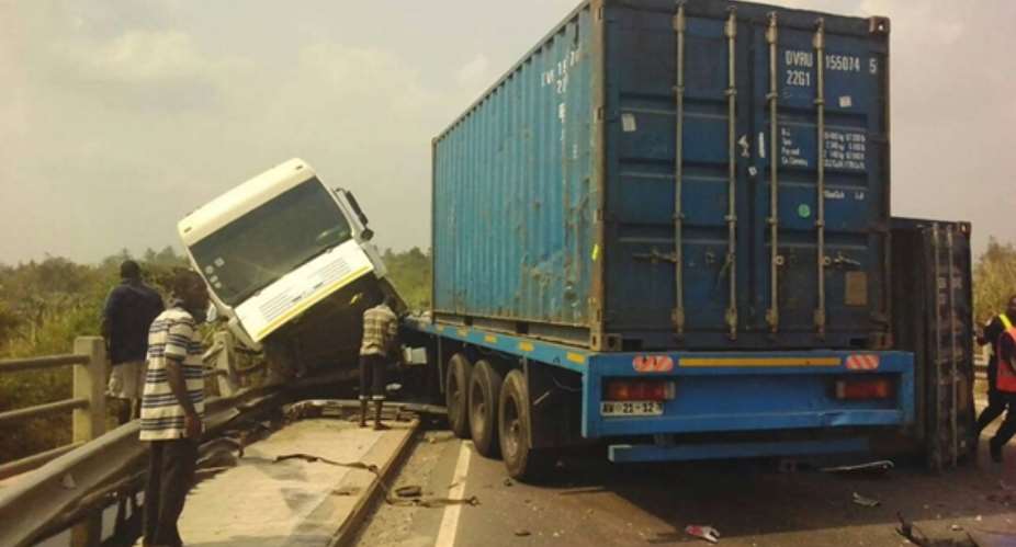 Yutong Bus Accident Kills 3 On Accra-Kumasi Highway