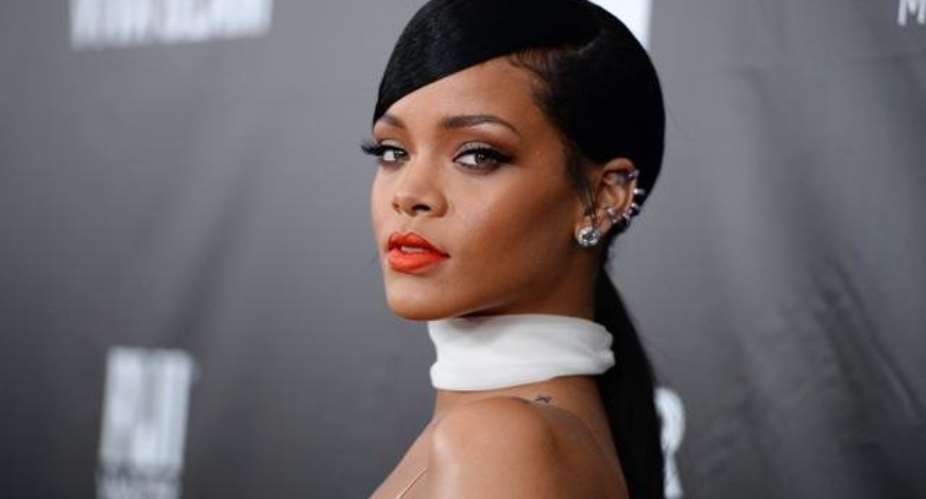 Rihanna Sues Father Over Trademark Dispute