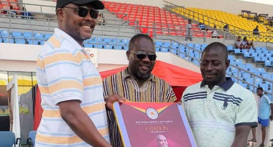 Dr. Minta Nyarku honoured by Central Region National Sports Authority for supporting activities