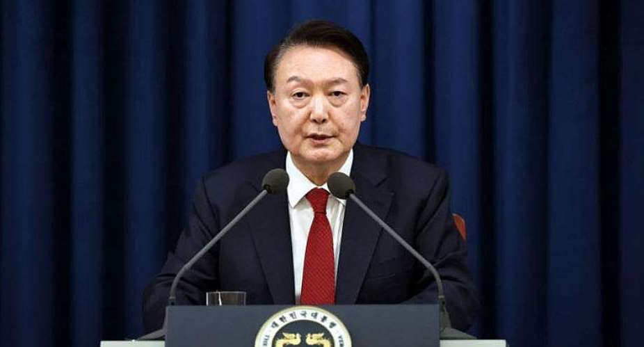 South Koreas suspended President Yoon detained