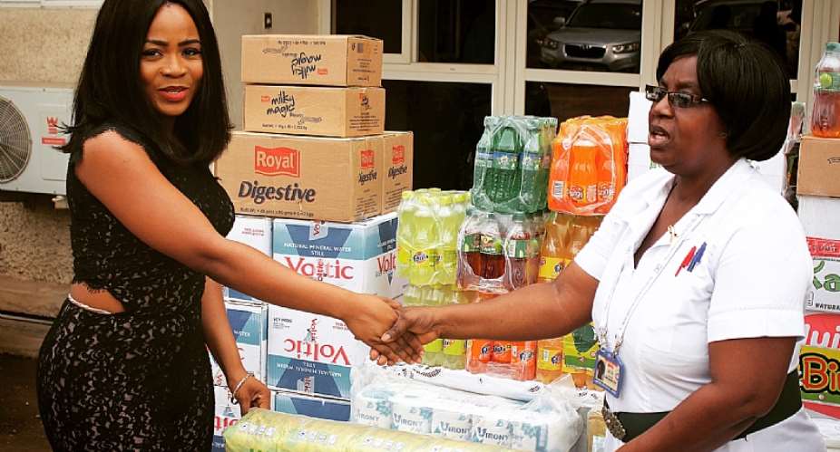 Kisa Gbekle Donates To Children At Korle-Bu Hospital