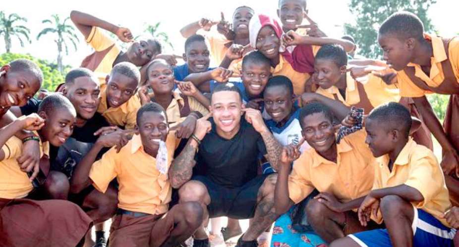 Memphis Depay Donates To Cape Coast School For The Deaf And Blind
