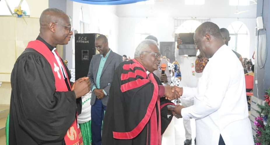 Presby Church Honours Roads Minister, Others